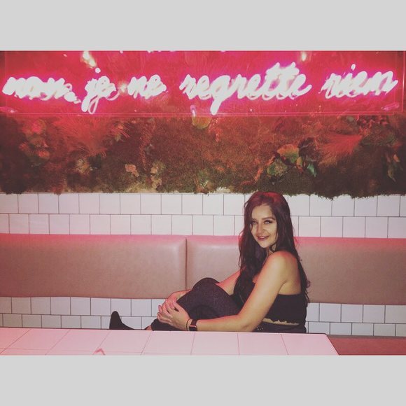 Meet your Posher, Samantha - Picture 1 of 1